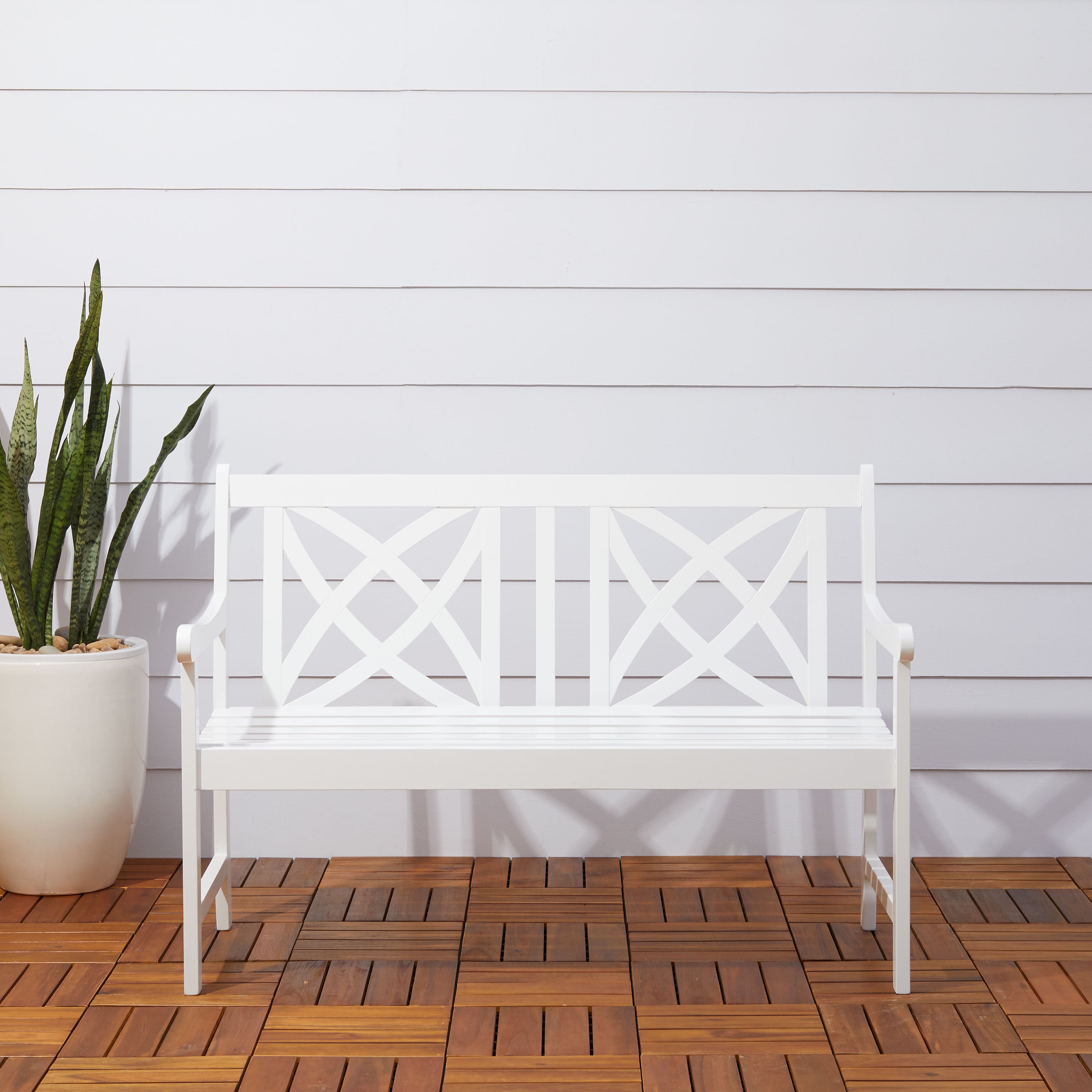 Bradley Outdoor Patio 4-foot Wood Garden Bench (White)