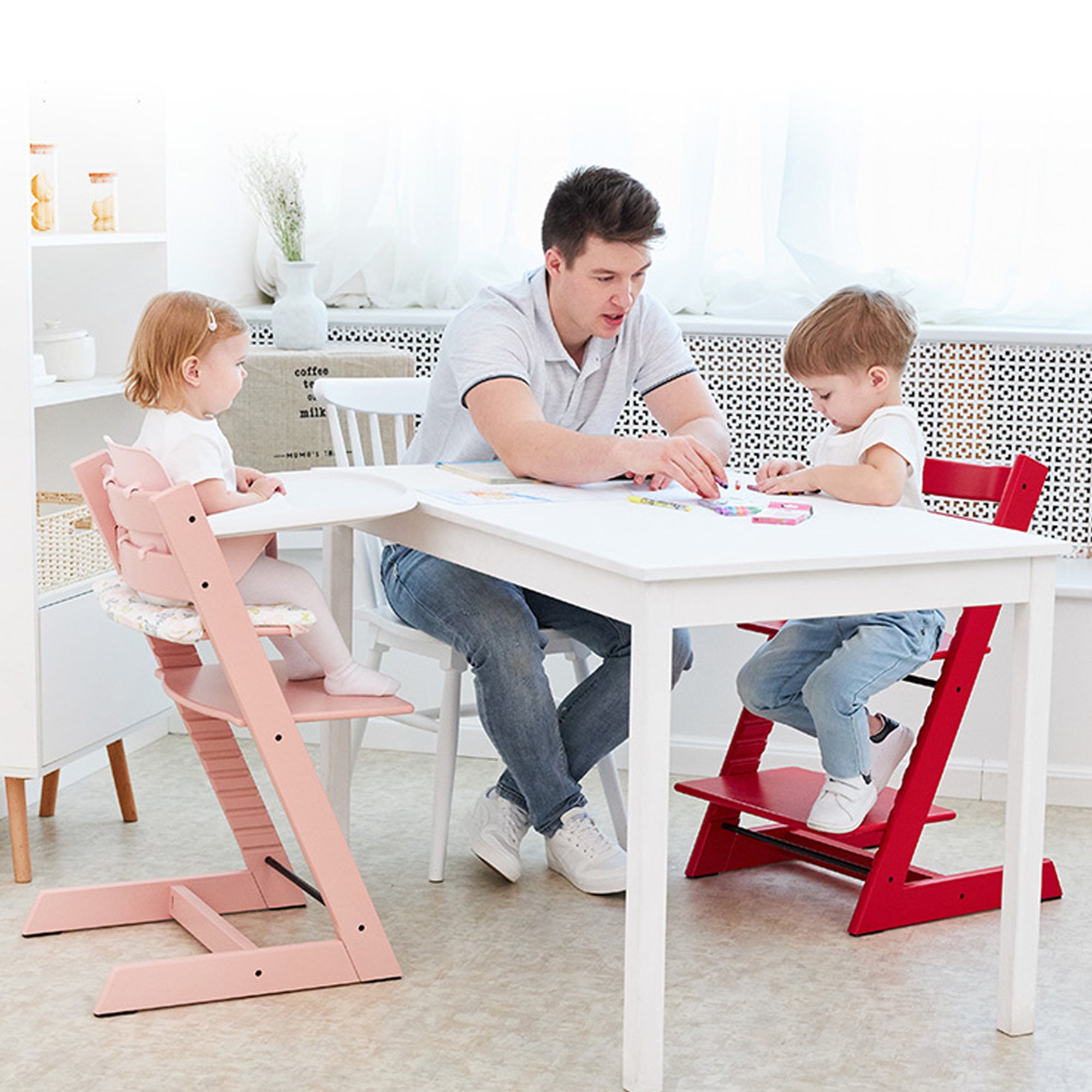 Modern Toddler Chair (Pink)